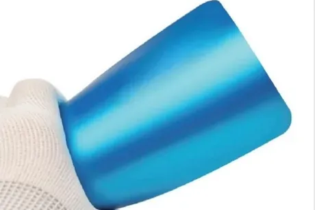 Muestra de película Matte Liquid Metal Ruby Blue, código TPU-4015M