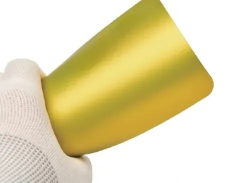 Muestra de película Matte Liquid Metal Ruby Gold, código TPU-4017M