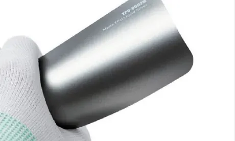 Muestra de película Matte Liquid Silver, código TPU-9002M
